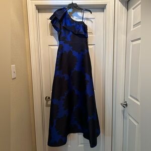 Beautiful Adrianna Papell gown worn once. Size 6. Has pockets!  Smoke free home